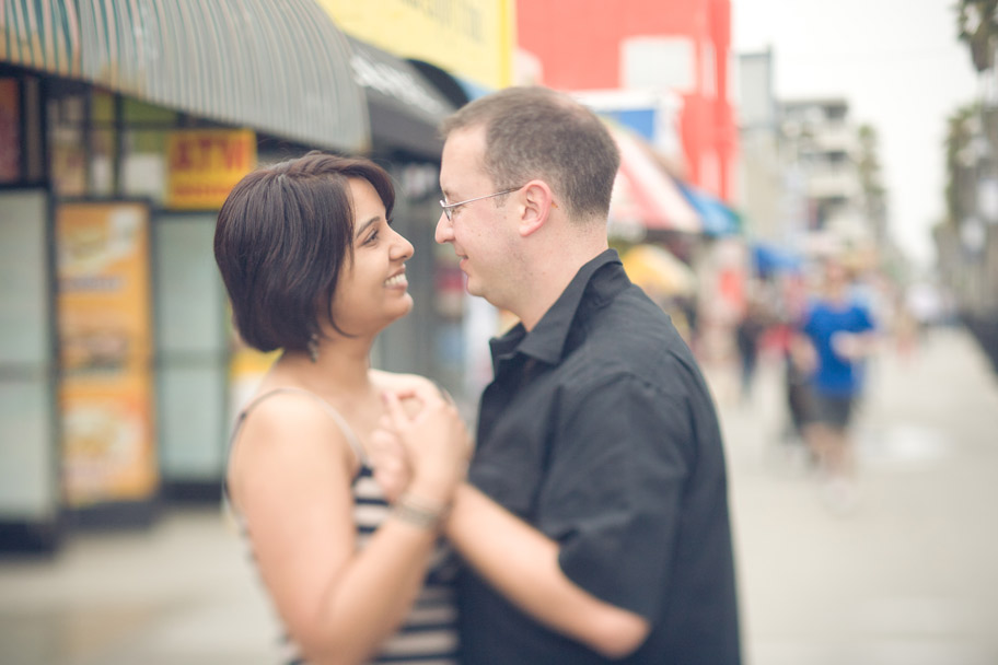 venice boardwalk engagement session